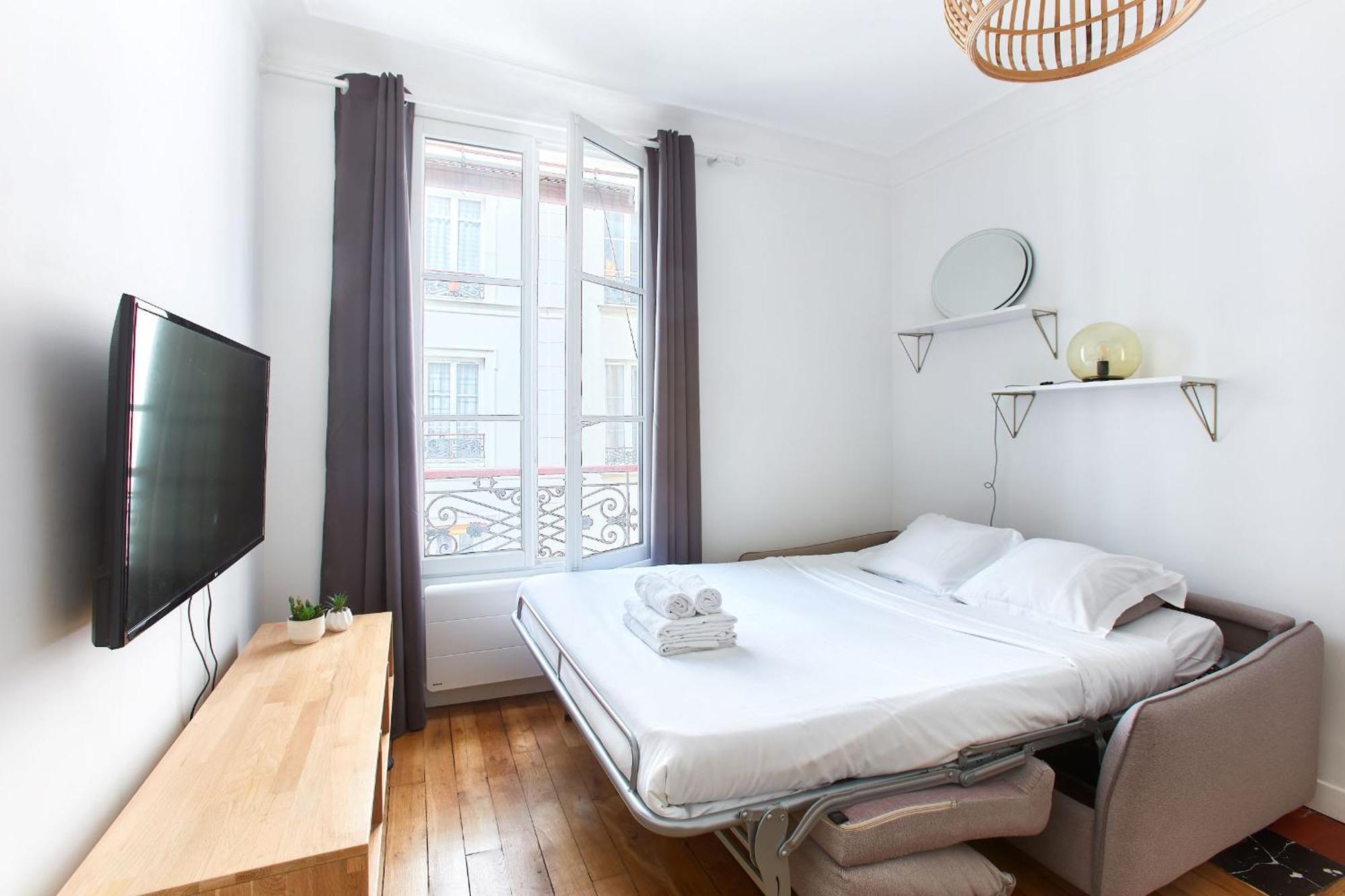 Montmartre 2Br Apartment Paris Luaran gambar