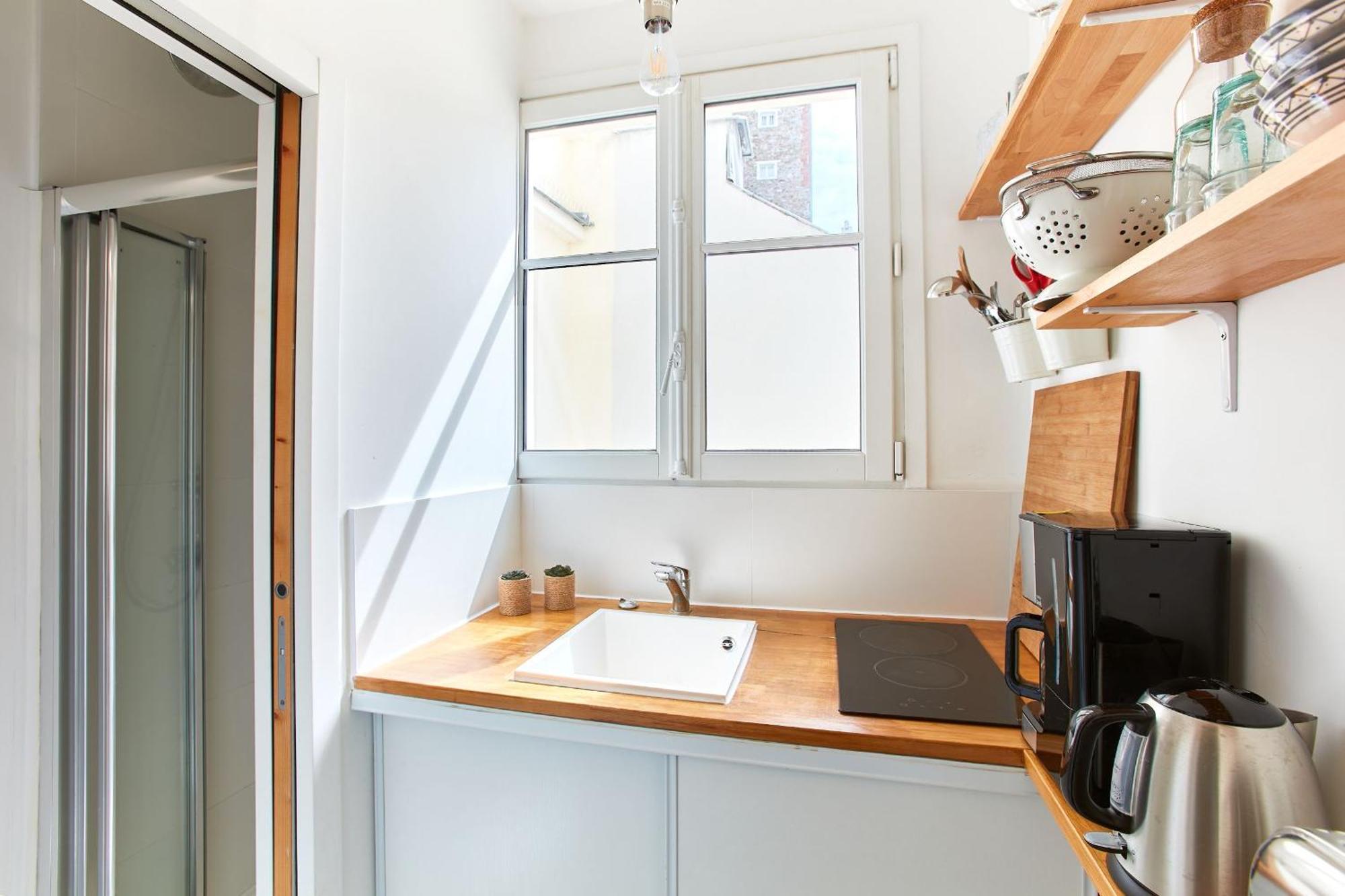 Montmartre 2Br Apartment Paris Luaran gambar