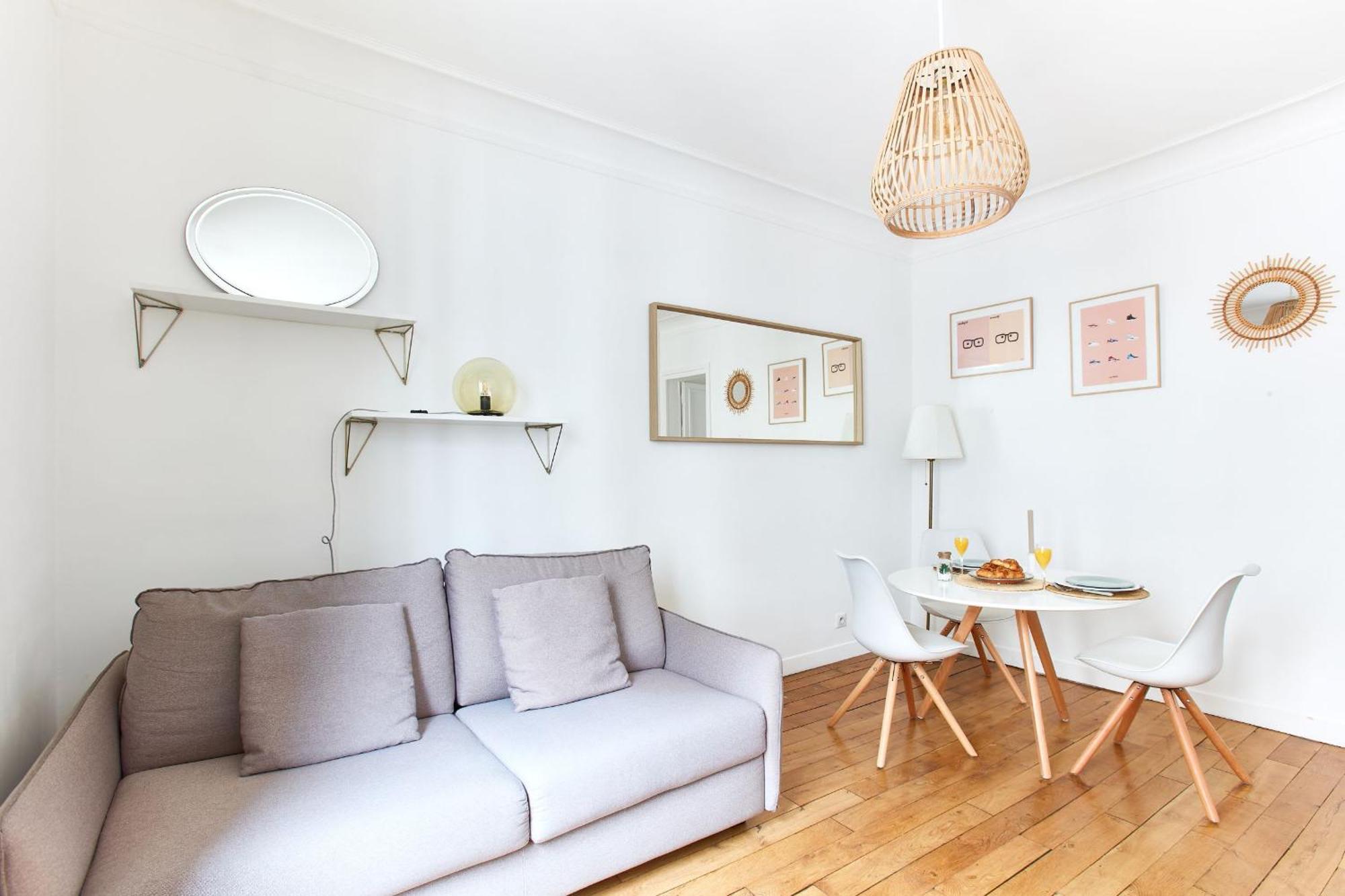 Montmartre 2Br Apartment Paris Luaran gambar